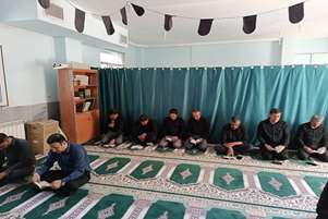 ​طنین نوای عاشقی در شبکه بهداشت و درمان بوانات زمزمه زیارت عاشورا در دهه اول محرم