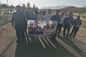پیاده‌روی کارکنان شبکه بهداشت و درمان بوانات به مناسبت هفته تربیت بدنی و ادای احترام به شهدای گمنام شهرستان